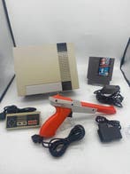 Nintendo - Nes - 8bit 1985 - PAL - Including Zapper - Cables, Spelcomputers en Games, Nieuw