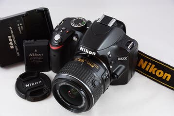 Nikon D3200 met 18-55mm VR II kitlens TOP STAAT 9485 clicks!, Spiegelreflex, Ophalen of Verzenden, Zo goed als nieuw, Nikon