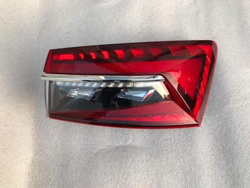 Skoda Superb III 3 Lift achterlicht rechts Kombi 2018, Verzenden, Gebruikt