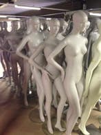 Gebruikte abstracte dames etalagepoppen