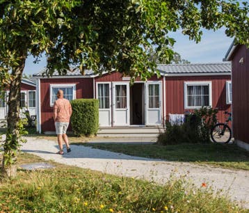 Prachtig duinbungalow te huur. Volop ruimte schoolvakanties, Waddeneilanden, Recreatiepark, In bos, Chalet, Bungalow of Caravan