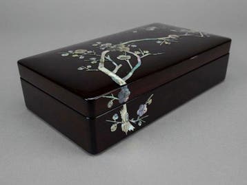 Japanese Vintage Raden (Mother-of-Pearl Inlay) Lacquerware