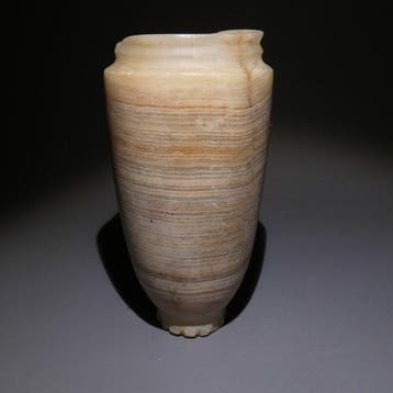 Oud-Egyptisch Albast Vas-pot. Hoogte 11,5 cm. Ptolemaïsche