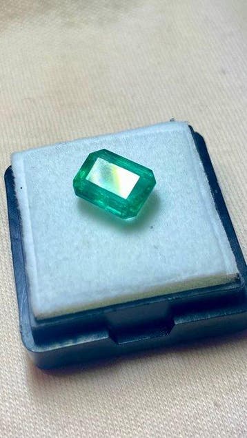 1 pcs Groen Smaragd - 3.26 ct - International Gemological, Nieuw