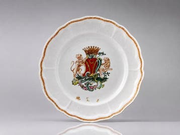 Zeldzaam Chinees export-armorial porseleinen bord of