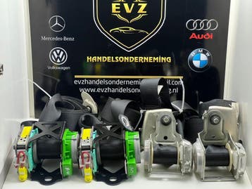 Toyota Auris veiligheidsgordel set voor en achter bj.2010, Gebruikt, Toyota