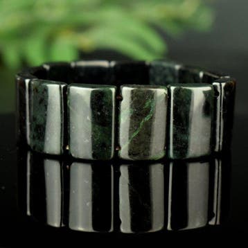 Grote armband van natuurlijke nefriet – Zeldzame, Verzamelen, Mineralen en Fossielen