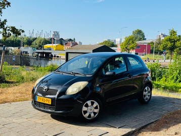 Toyota Yaris 1.0 VVT-i 3DR 2007 NAP/ElekRamen/Weinig Gelopen, Auto's, Toyota, Voorwielaandrijving, Stof, Zwart, Zwart