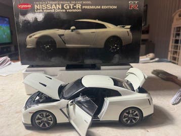 Kyosho 1:18 - Modelauto - Nissan GT-R (R35), Nieuw