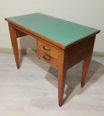 Schrijftafel - Naaldhout - Italiaans ontwerp bureau