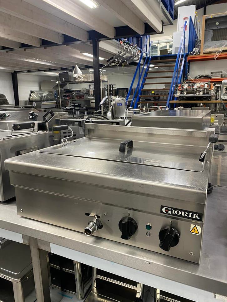 Giorik Friteuse 35L Tafelmodel – Bak tot 30 Oliebollen!, Zakelijke goederen, Horeca | Keukenapparatuur, Nieuw zonder verpakking