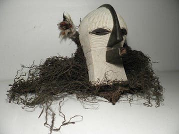 Tribaal masker - Kifwebe - compleet kostuum, kegel en
