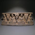 Gandhara Schist Relief Boeddha Maitreya. 25 cm lang. 1e–2e