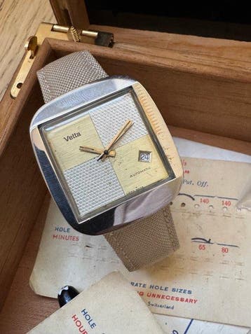 Wyler Vetta - two tone mosaic harlequin tv screen Automatic, Nieuw