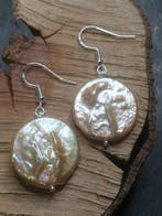 Zilver, Natuurlijke Grote Muntparels - Hangoorbellen -