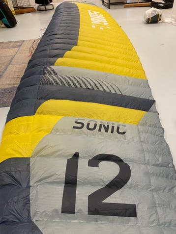 Flysurfer Sonic 5 12m2, Watersport en Boten, Ophalen of Verzenden, Zo goed als nieuw