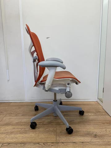 Herman Miller Mirra 2 Butterfly Twilight/Studio Orange, Verzenden, Oranje, Zo goed als nieuw, Bureaustoel