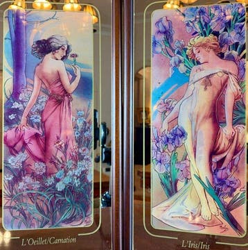 Alphonse Mucha (after) - Wandspiegel- LOeillet & LIris