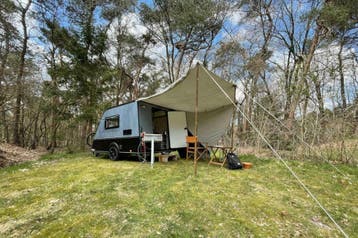 Kip Shelter  Wil jij zo ook op vakantie?, Standaardzit, Koelkast, Kip, Tot en met 2