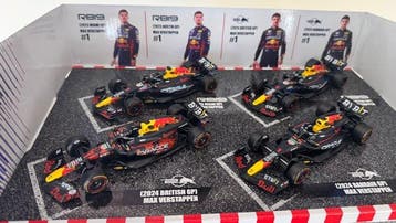 Bburago 1:43 - Modelauto (4) - 4-Car Set M. Verstappen Red, Nieuw