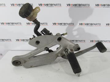 Yamaha XJ 600 Diversion Voetsteun rechts voor + rempomp, Ophalen of Verzenden, Nieuw