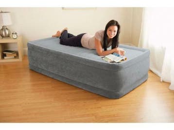 Intex velours luchtbed met ingebouwde pomp comfort plush ele, Caravans en Kamperen, Kampeeraccessoires, Nieuw
