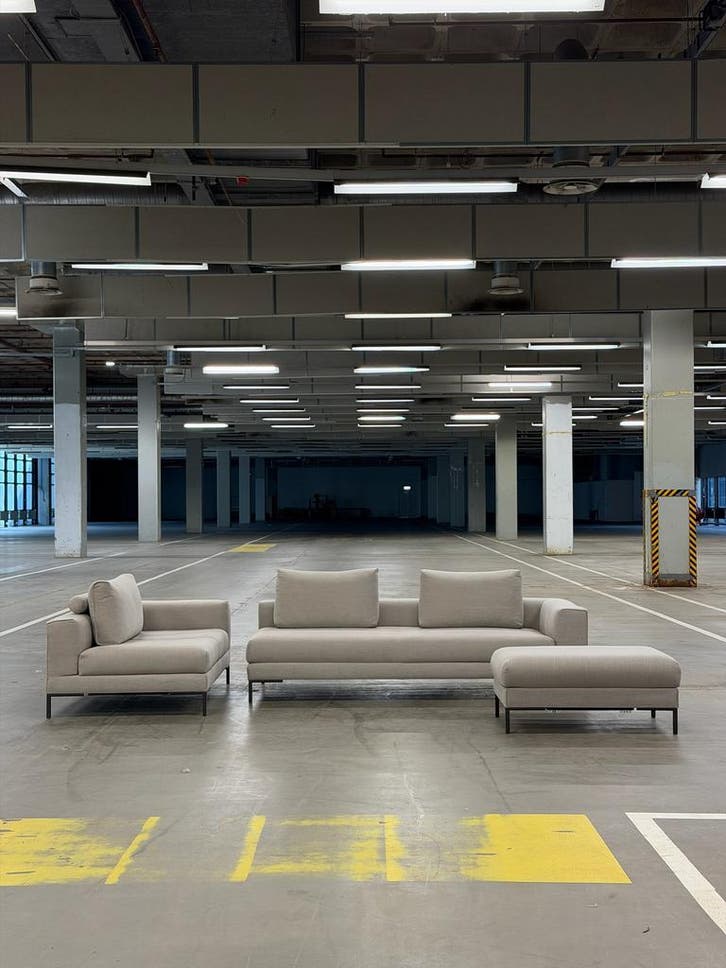 Design on Stock Aikon Lounge | NIEUWSTAAT + Garantie, Huis en Inrichting, Banken | Bankstellen, 300 cm of meer, 150 cm of meer