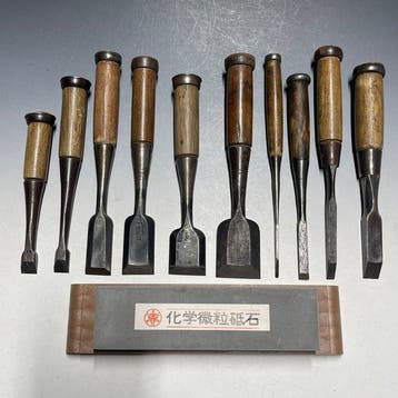 Tataki Oire Nomi, Toishi | Bench Chisels w/Whetstone, Roll