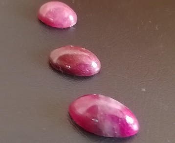 Robijn Cabochons - Hoogte: 16 mm - Breedte: 9 mm- 4.58 g -