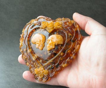 Wandkunst Hart-schedel-beeldje - Baltisch Amber - Barnsteen