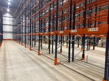 Jong gebruikte Mecalux palletstelling, BJ2022, 900kg/pallet