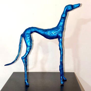 Abdoulaye Derme - sculptuur, Chien Lévrier élancé - 33.5 cm