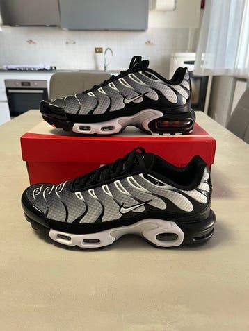 Nike - Air Max Plus - Sneakers - Maat: EU 43, Nieuw