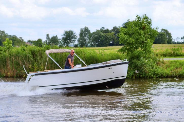 Reitdieper 635 Tender – Luxe sloep met 100 pk sportkracht
