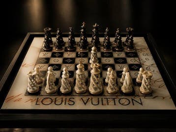 Dominique Kleiner - VUITTON – Échiquier d’exception 47 x 47