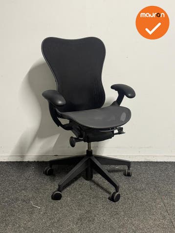 Herman Miller Mirra 2 Bureaustoel – Zwart – Full Option, Werkplek, Ophalen of Verzenden, Gebruikt, Stoel