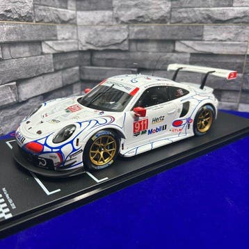 IXO 1:18 - Model raceauto - IXO 1:18 Porsche 911 RSR #911, Nieuw