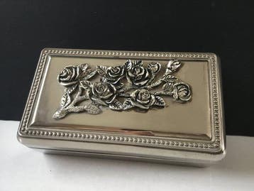 XL-met luxe bordeaux fluwelen binnenkant - Sieradendoos -, Antiek en Kunst, Curiosa en Brocante