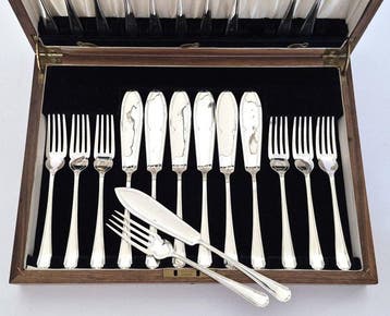 Harrison Brothers & Howson - Visbestekset voor 12 personen