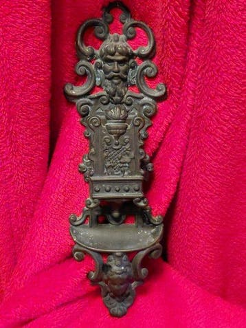 Decoratief ornament - Frankrijk - Bronzen luciferhouder