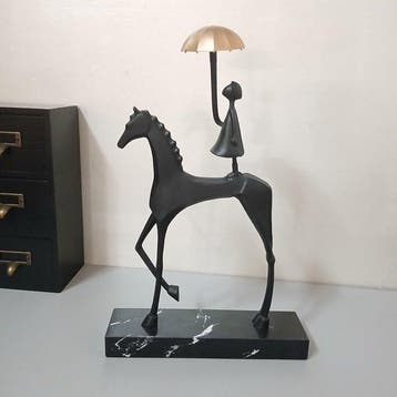 sculptuur, The dream girl - 36.5 cm - Bron, Marmer