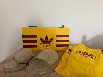 Gucci x Adidas - Teenslippers - Maat: EU 46, Nieuw
