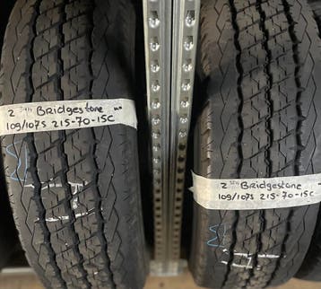 2x215-70-15C Bridgestone Zomer 2x8.5m €60PerBand 215 70 15C, Ophalen, 15 inch, Band(en), Zomerbanden