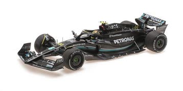 Minichamps 1:18 - Modelauto - MERCEDES -AMG PETRONAS FORMULA, Nieuw