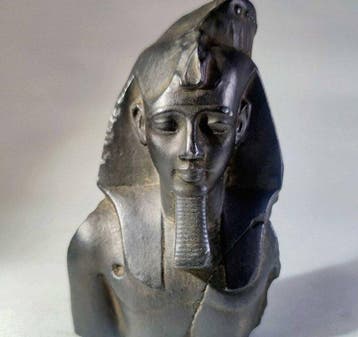 Figuur - Pharaoh bust - Steen
