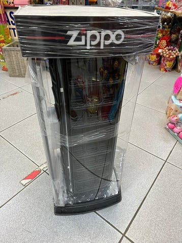 Zippo - Aansteker - IJzer (gegoten/gesmeed), Verzamelen, Nieuw