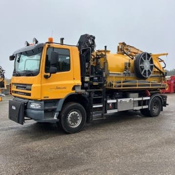 4x4 Vrachtwagen haakarmsysteem en laadkraan - kolkenzuige