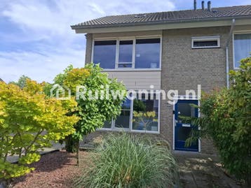 Cranendonck: Comfortabel hoekhuis met 5 kamers (Maarheeze)
