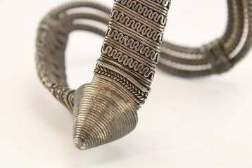 Zware antieke Bajuband armband - Zilver - India - halverwege
