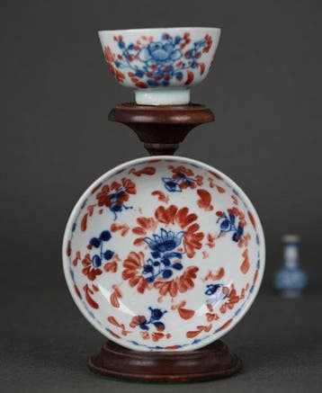 Qianlong (1735-1796) - Kop en schotel - Peonies,